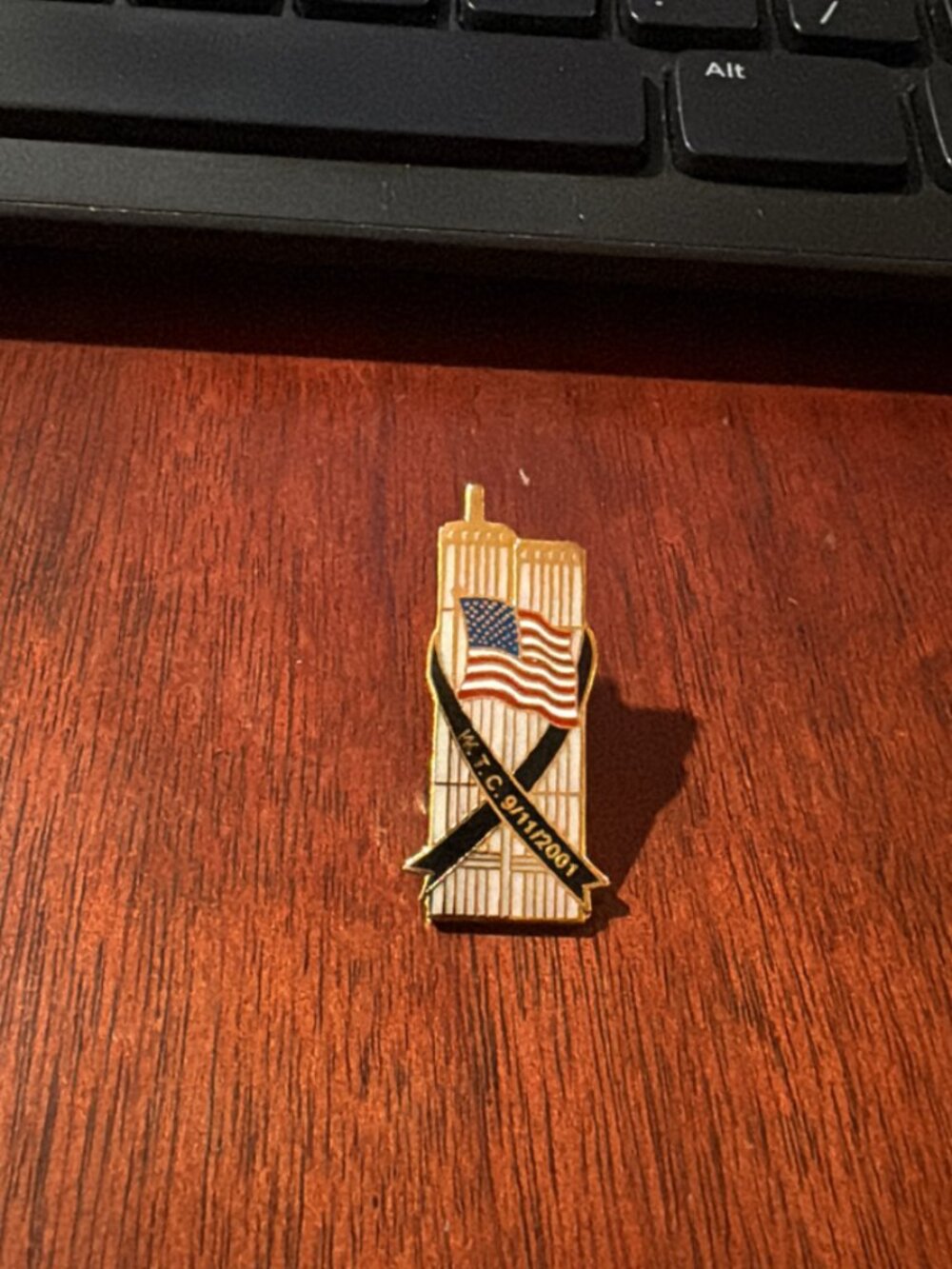 WTC 9/11/2001 Twin Towers Memorial Pin